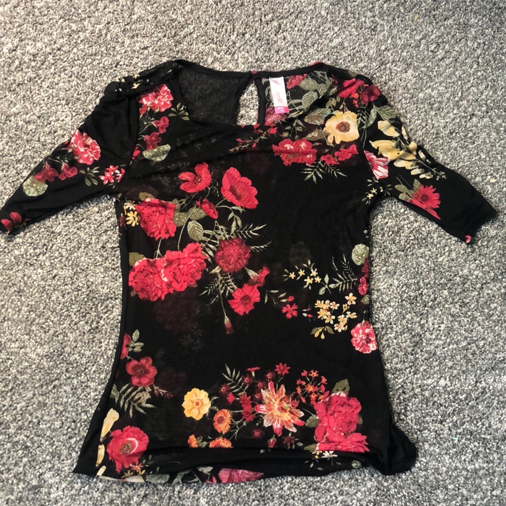 Floral top